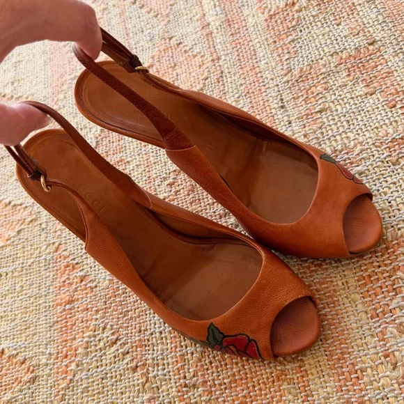 GUCCI Pioneer Fiore Rose Tattoo Leather Slingback Vintage Heels Size 7.5 - Picture 5 of 12